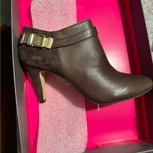 Brand new never worn Vince Camuto heels
